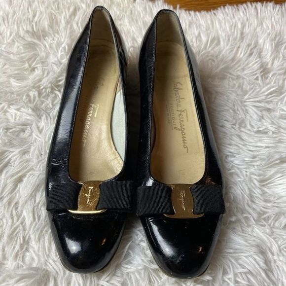 Salvatore FERRAGAMO shoes Patent Leather Vara Bow black Size 7.5 A2 - Picture 2 of 9